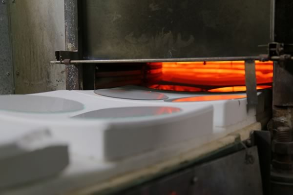 Glass tempering preheating lamp